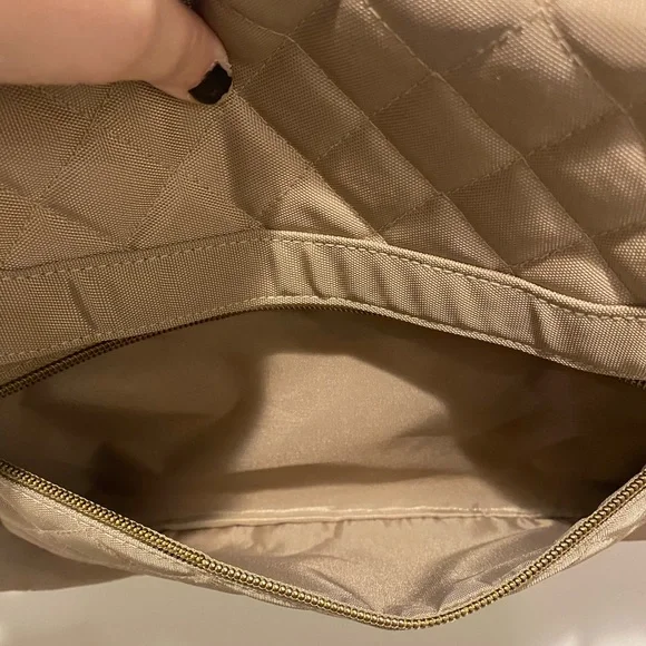 NWOT Travelon Anti Theft Quilted Bag with RFID Wallet - Picture 6 of 14